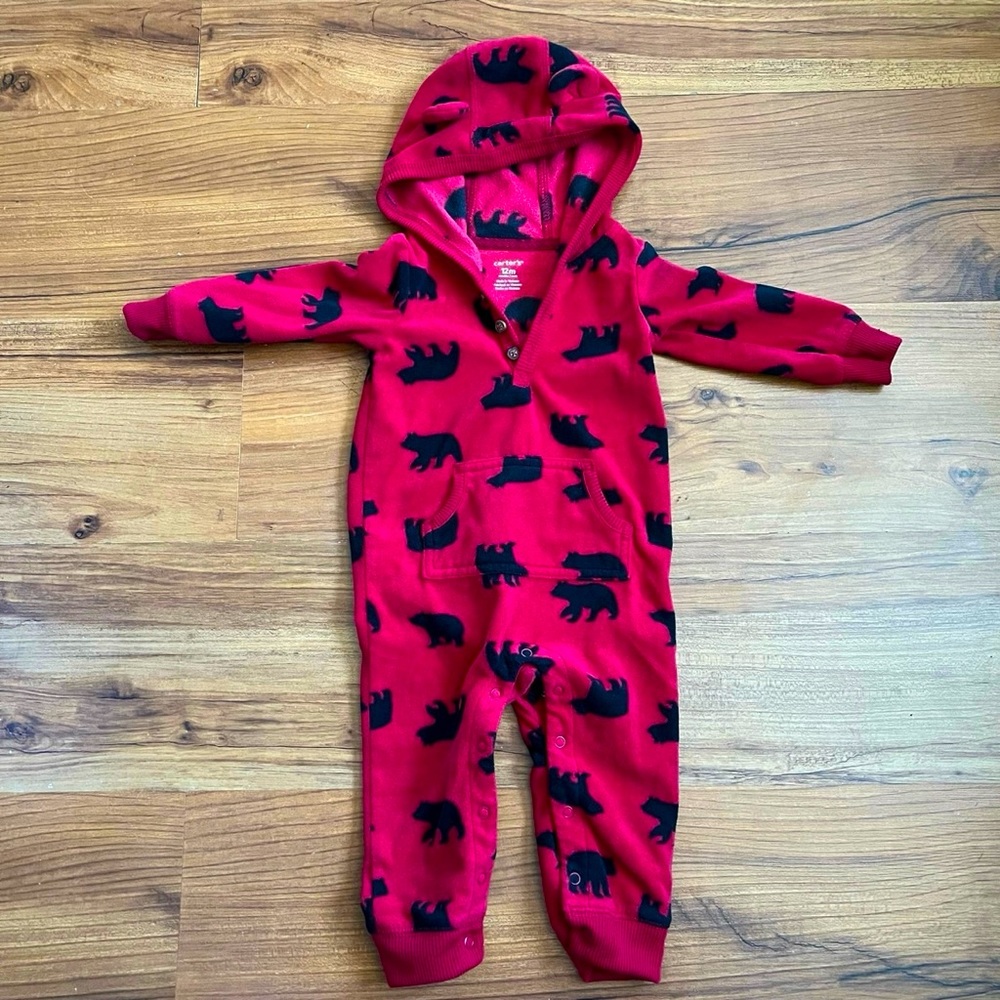 Carter’s 
12 month 
Bear pint hooded (with ears) romper